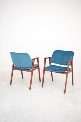 Kígyóssy Ágnes 'Claus' Armchairs