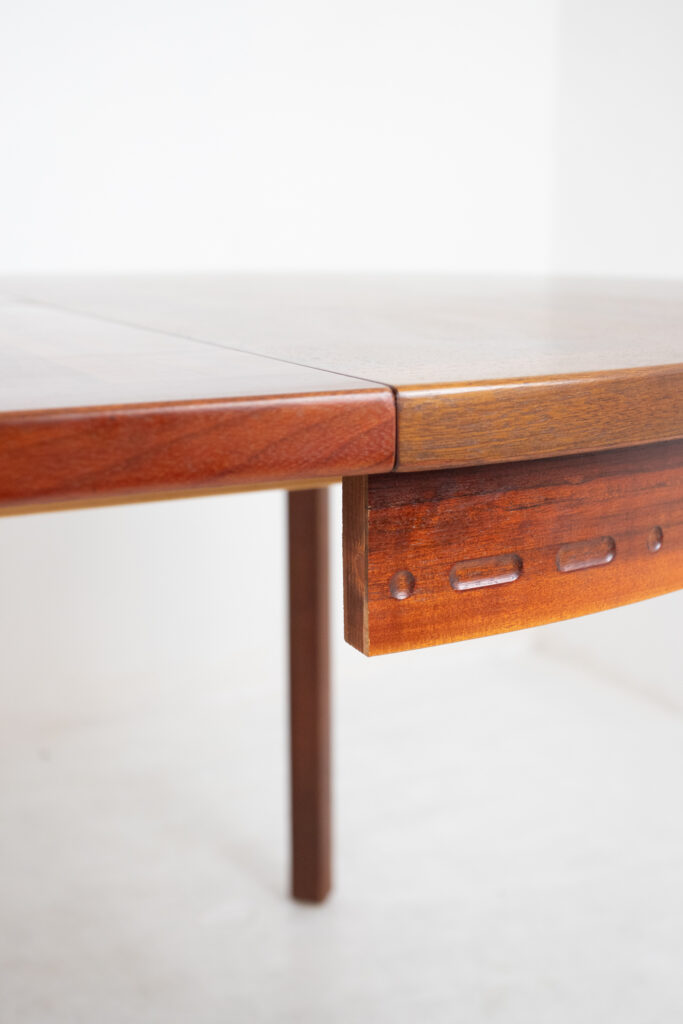 Extendable Teak Dining Table 