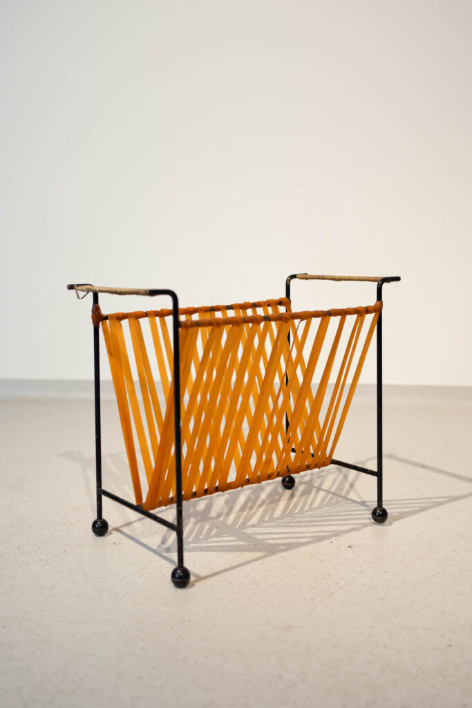 'Spaghetti' Magazine Rack