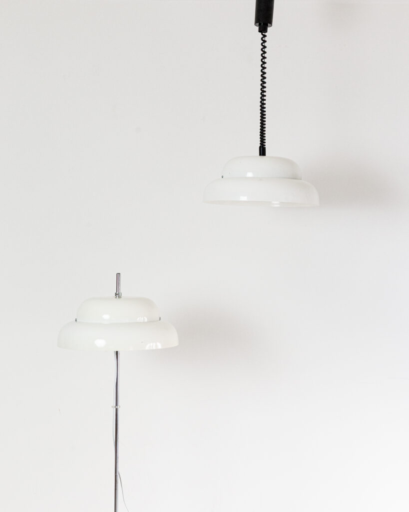 Opteam White Metal Pendant