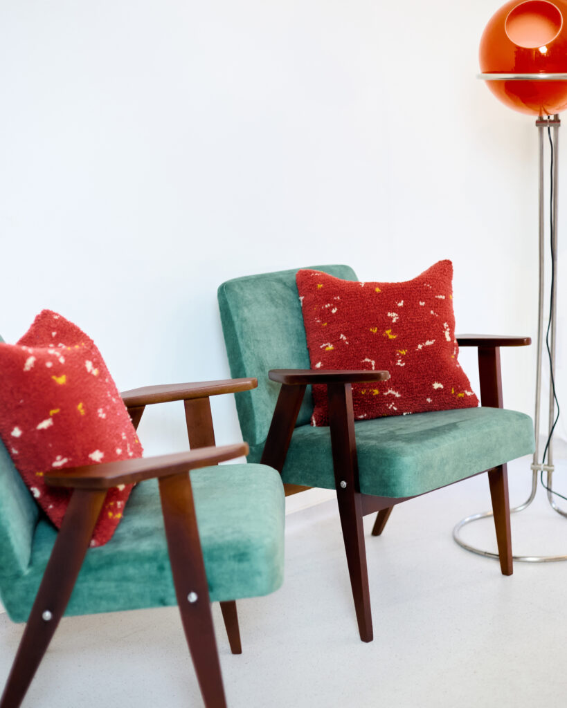 Restaurált Kis Méretű Karfás Fotelek