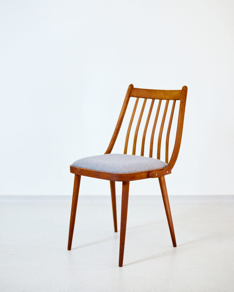 Gábriel Frigyes Restaurált Fa Székek Szettben