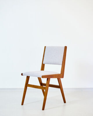 Minimalista Fa Szék Szürke Bútorszövettel (felújított)