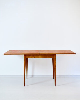 Duplájára Bővíthető Dió Étkezőasztal Restaurált