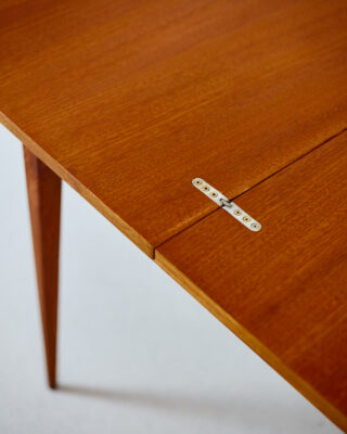 Duplájára Bővíthető Dió Étkezőasztal Restaurált