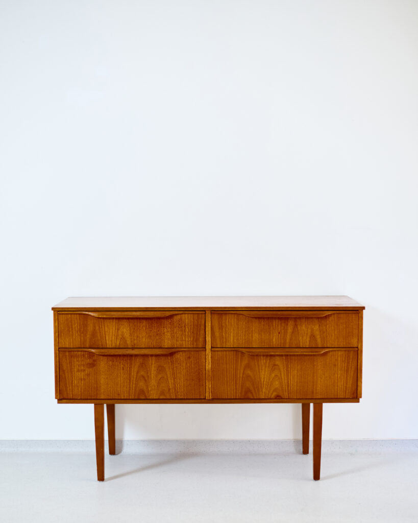 Gyönyörű Austinsuite Angol Teak Komód