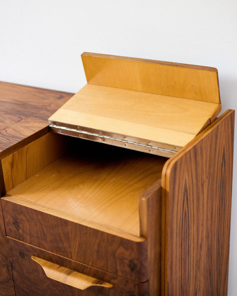 Untitled Session11283 Tatra Nabytok Restaruált Kis Dió Komód