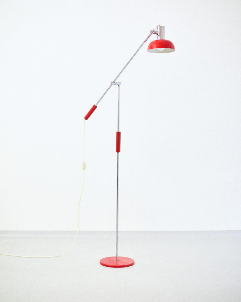 Untitled Session11400 Nádai Tibor Piros Darulámpa