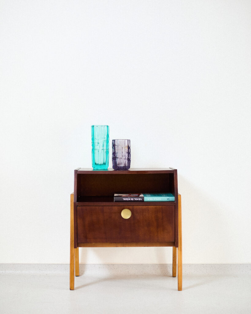 Restaurált Dió Éjjeliszekrények