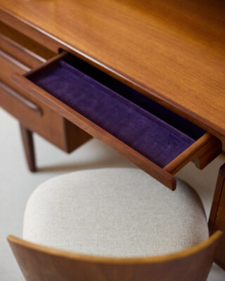 G-Plan Teakfa Szépítkező / Íróasztal