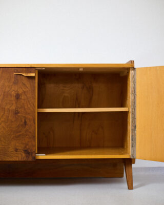 Untitled Session11544 Tatra Nabytok Restaurált Komód Fehér Üveglappal