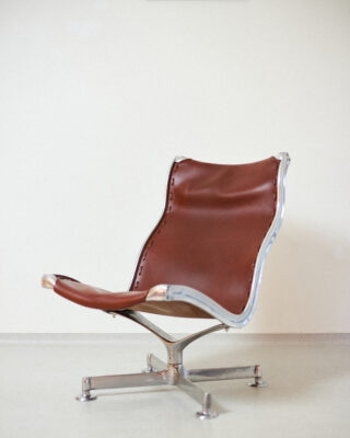 Untitled Session11567 Szedleczky Rudolf Marhabőr Pihenőszék