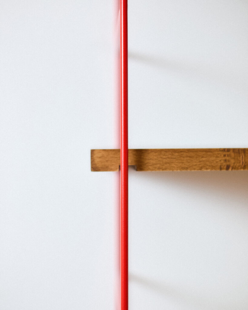 Untitled Session11640 Felújított Piros Polcrendszer 4 Fa Polccal