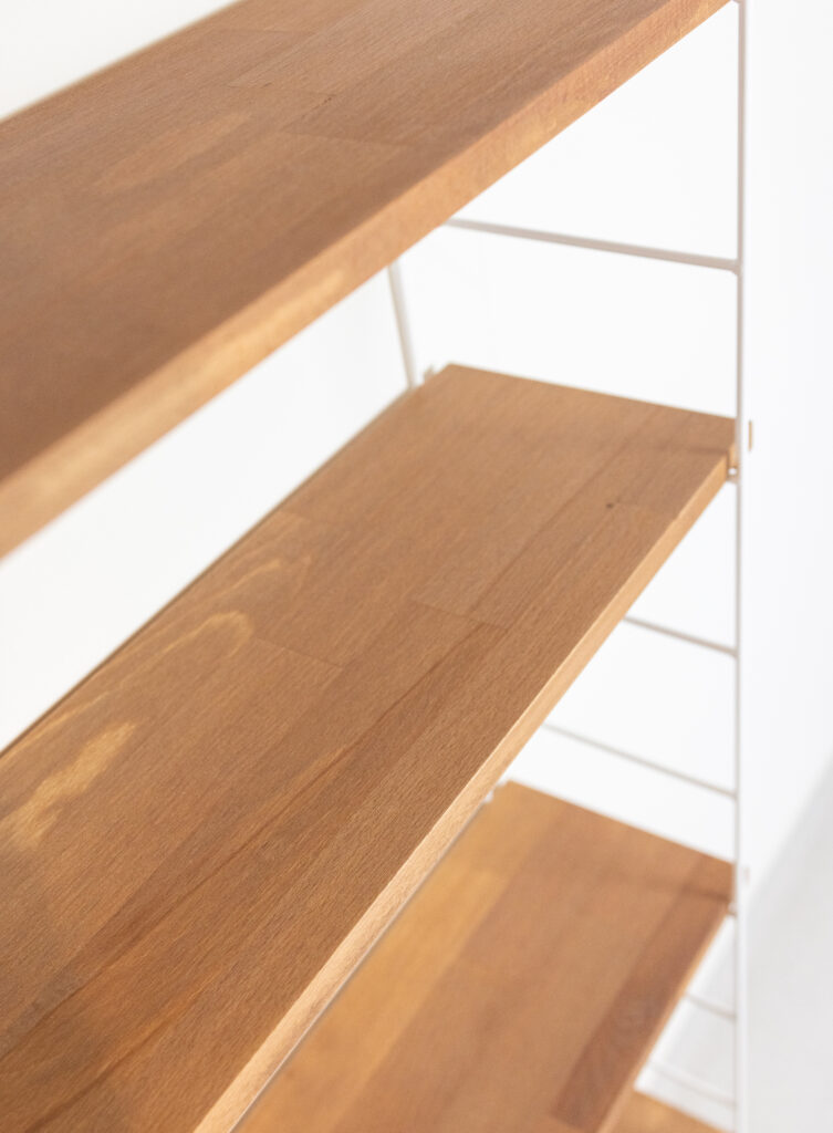 Felújított Nagy Méretű Fehér Polcrendszer 6 Fa Polccal