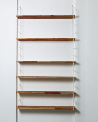 fehér polc2 Felújított Nagy Méretű Fehér Polcrendszer 6 Fa Polccal