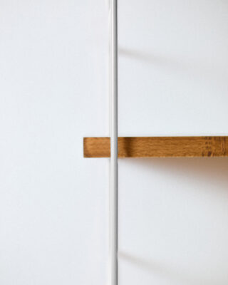 fehér polc3 Felújított Nagy Méretű Fehér Polcrendszer 6 Fa Polccal