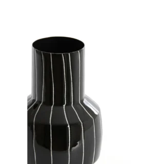5889858_1 Fekete Fém Váza Fabrika x Studio Object