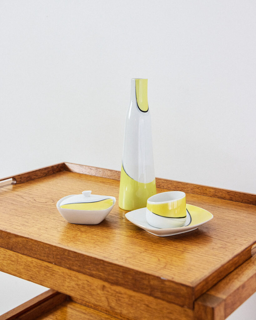 hollohazi-porcelan-koczor-sandor Hollóházi Porcelán Szettben, Koczor Sándor