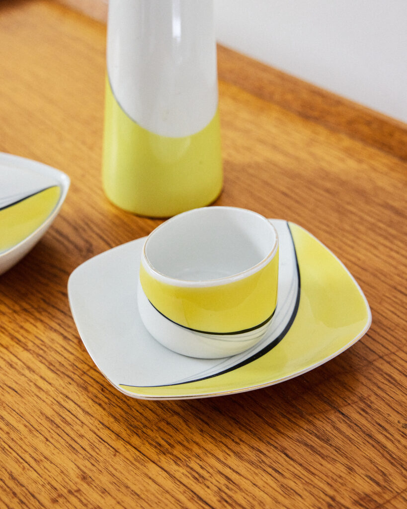 hollohazi-porcelan-koczor -sandor-szett Hollóházi Porcelán Szettben, Koczor Sándor