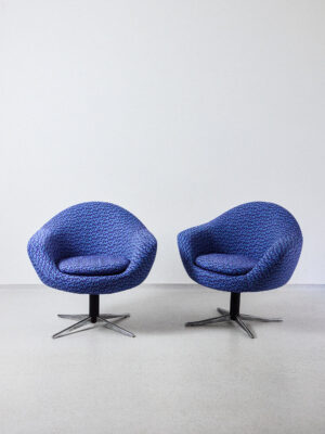 mid-century-chair-blue