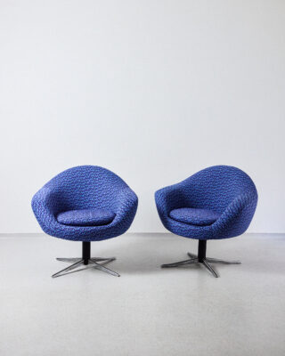 mid-century-chair-blue