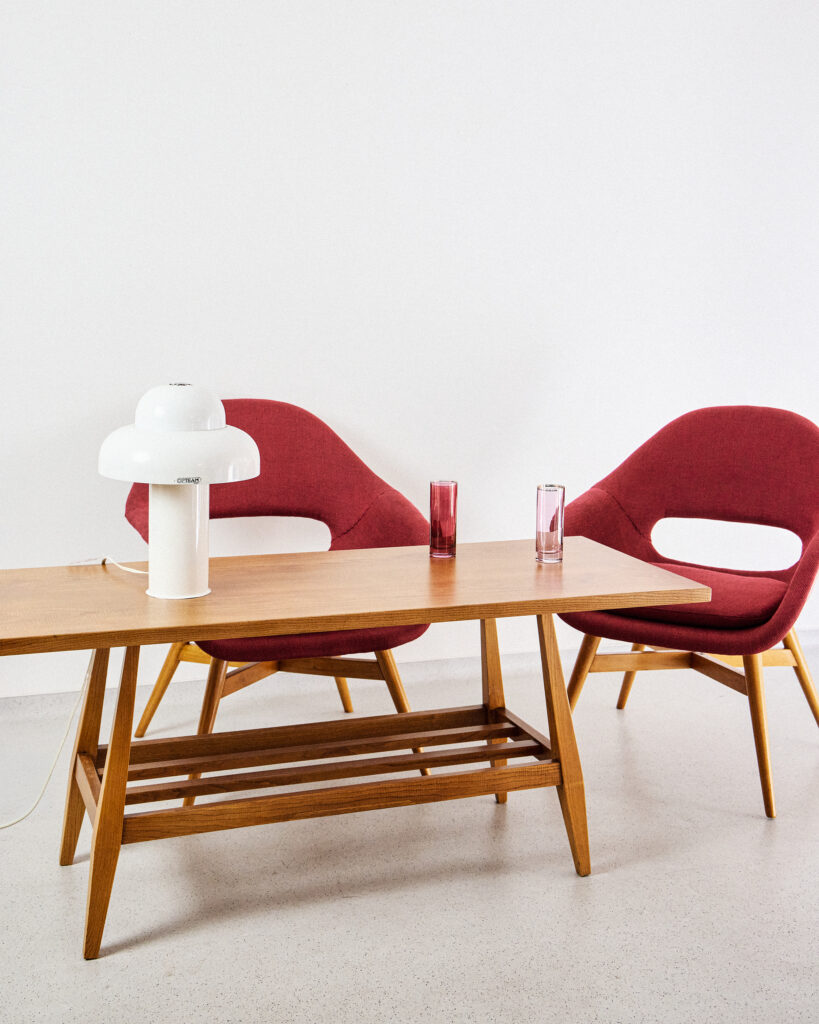 miroslav-navratil-chair-red-enterior Miroslav Navratil Lounge Székek Felújítva