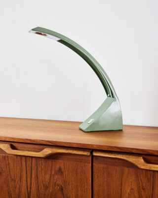 space-age-design-lamp-front