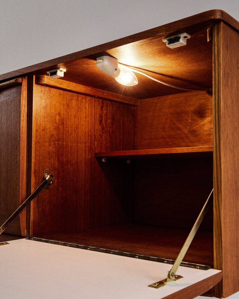 stonehill-teak-restored-sideboard-inside