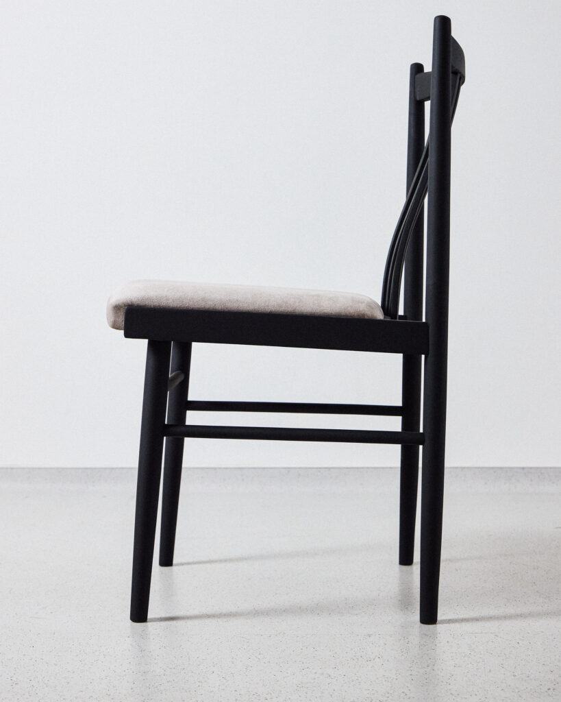 tatra-nabytok-chairs-black-side Tatra Nabytok Pálcás Székek Szettben