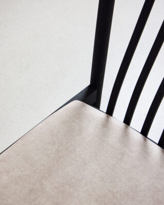 tatra-nabytok-dining-chair-black-upholstery Tatra Nabytok Pálcás Székek Szettben