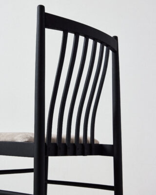 tatra-nabytok-dining-chairs-black-back Tatra Nabytok Pálcás Székek Szettben