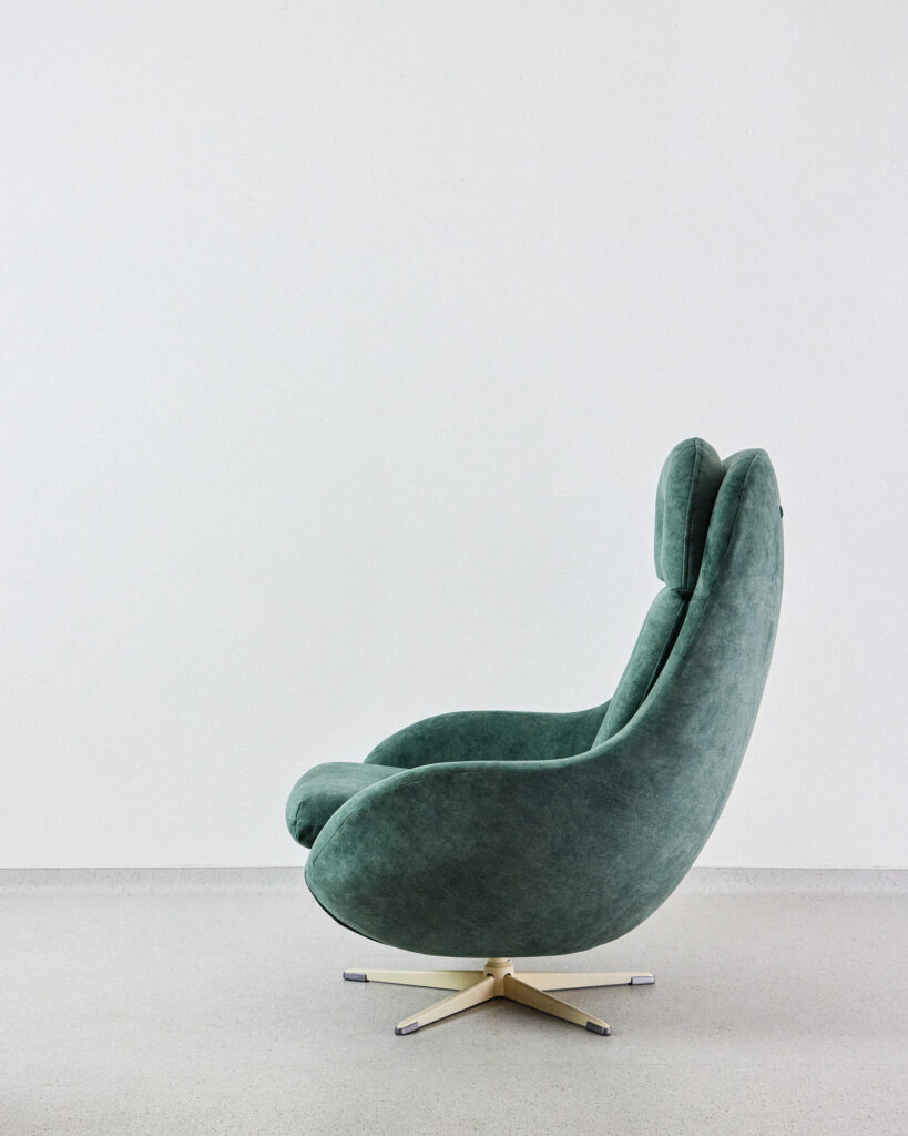 up-zavody-chair-spinning-green-side UP-Zavody Design Fotel Felújítva